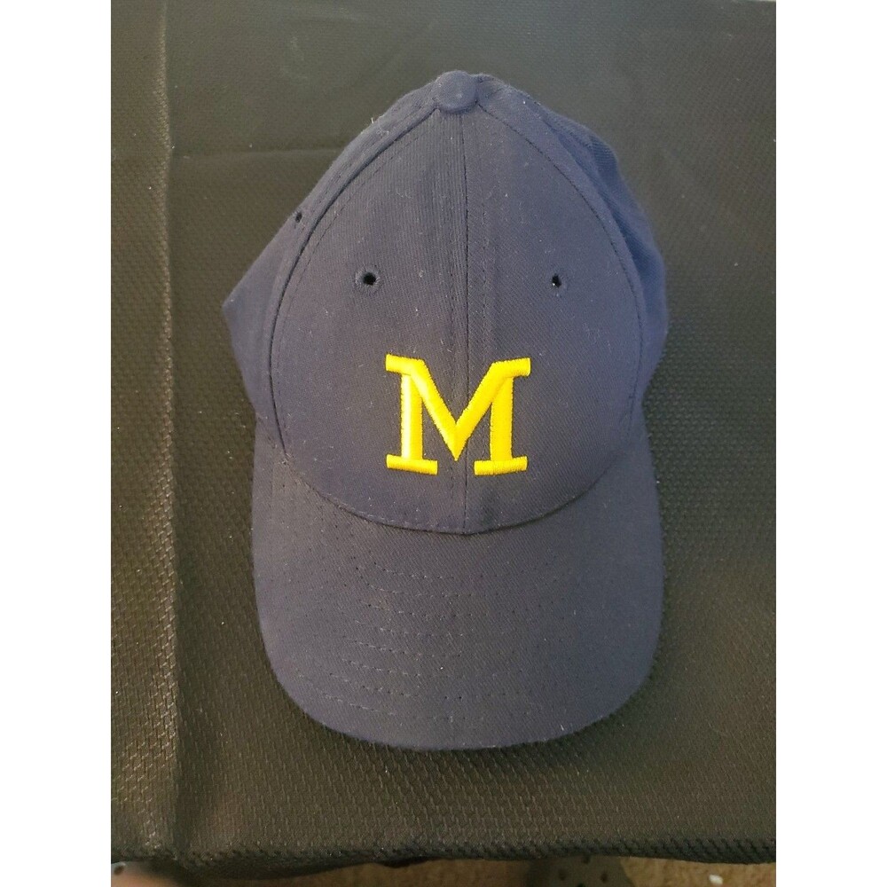 Vtg Michigan Wolverines Hat Fitted Legacy Cap 7 Baseball USA NCAA FOOTBALL M